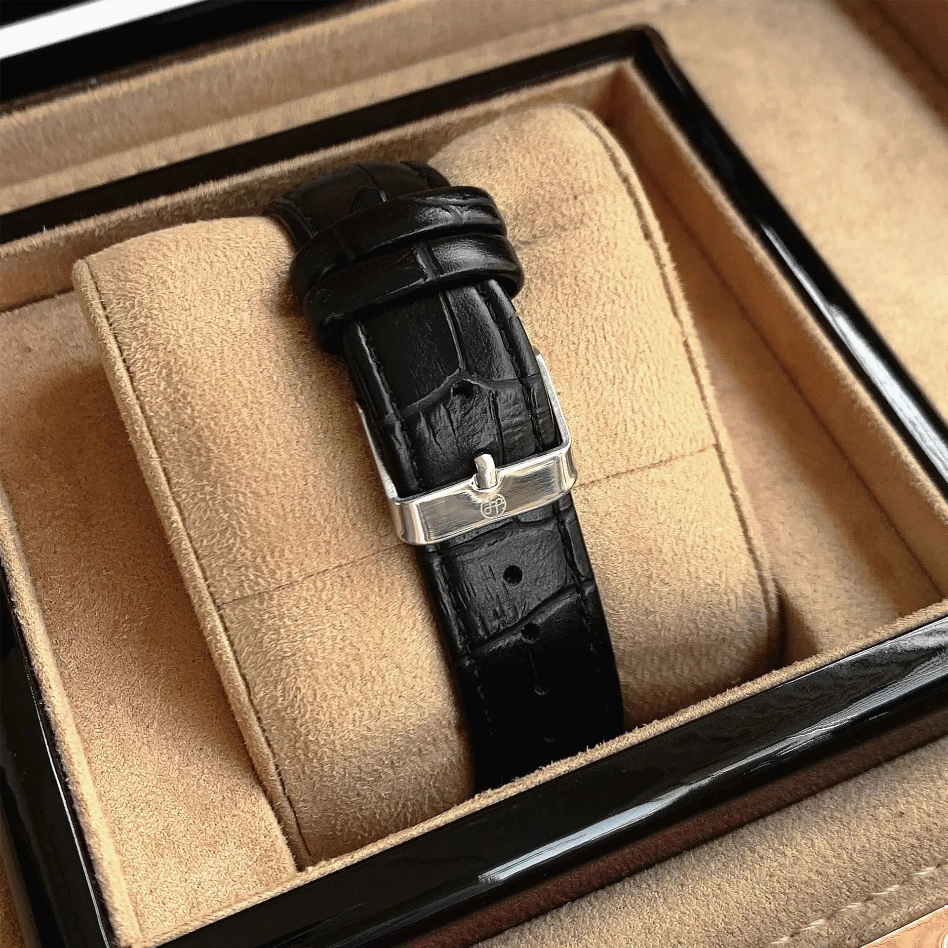 Oxford Classic Calendar – Herren Lederarmbanduhr